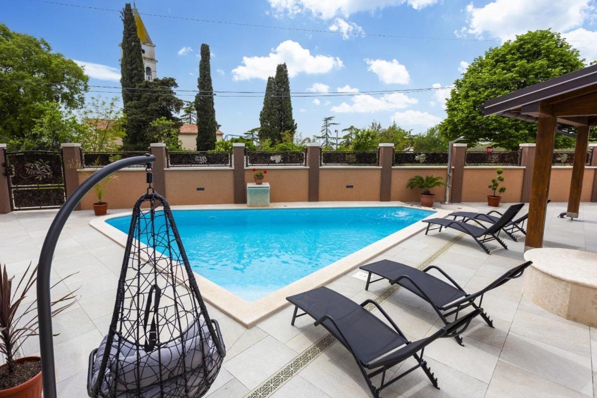Villa Vita In Porec - Haus Fuer 6-8 Personen Kaštelir Buitenkant foto