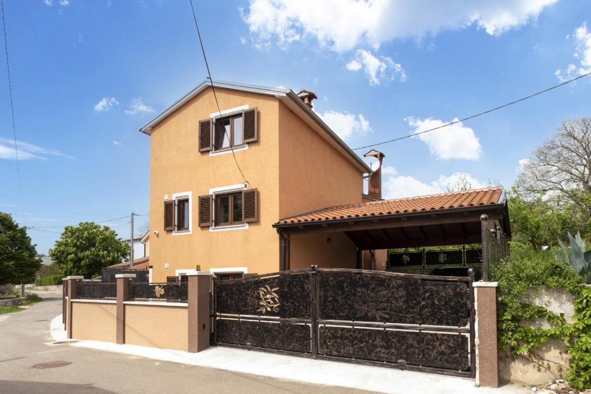 Villa Vita In Porec - Haus Fuer 6-8 Personen Kaštelir Buitenkant foto